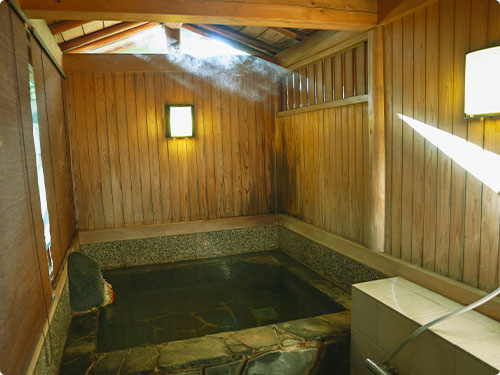 Quiet family-style private bath